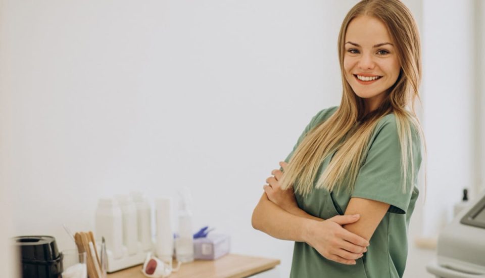 Cómo ser esteticista y emprender desde casa paso a paso